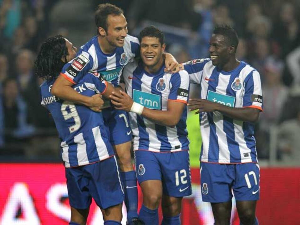 Saída de Villas-Boas não abala favoritismo dos dragões