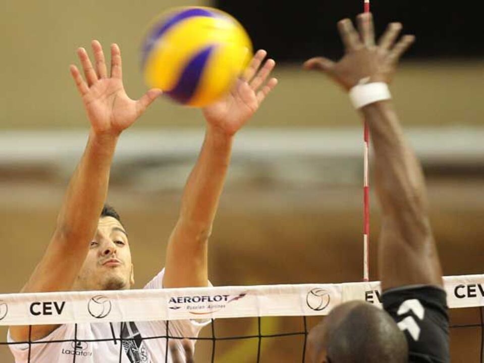 Benfica confirma Roberto Reis