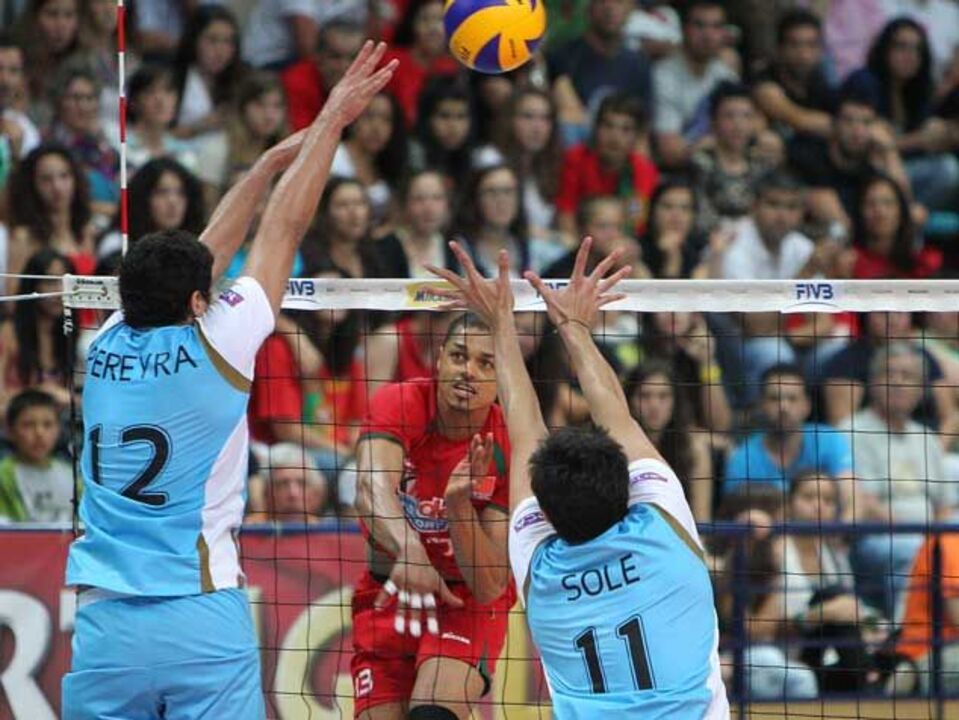 Argentina garante primeira posição na poule C