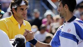 Roger Federer desafia invencibilidade de Djokovic