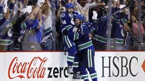 NHL: Vancouver Canucks a uma vitória do título