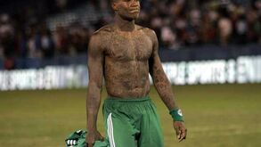 Lazio interessada em Djibril Cissé