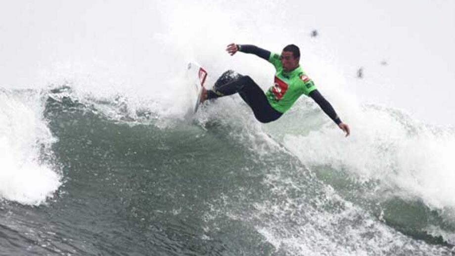 Surf: Vasco Ribeiro vence segunda etapa do Nacional