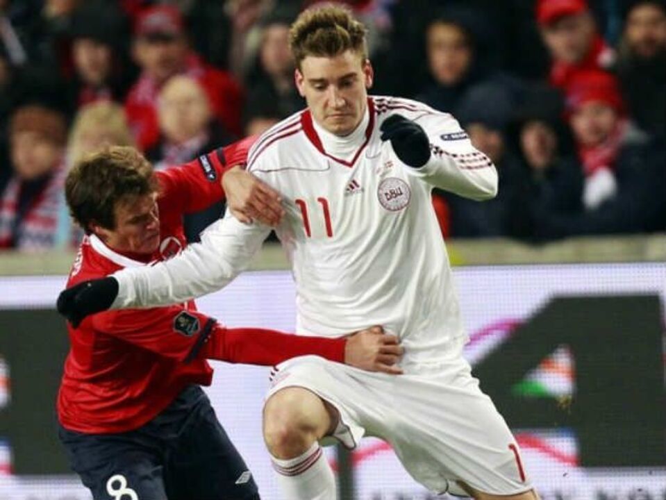 Bendtner está mesmo na lista do leão