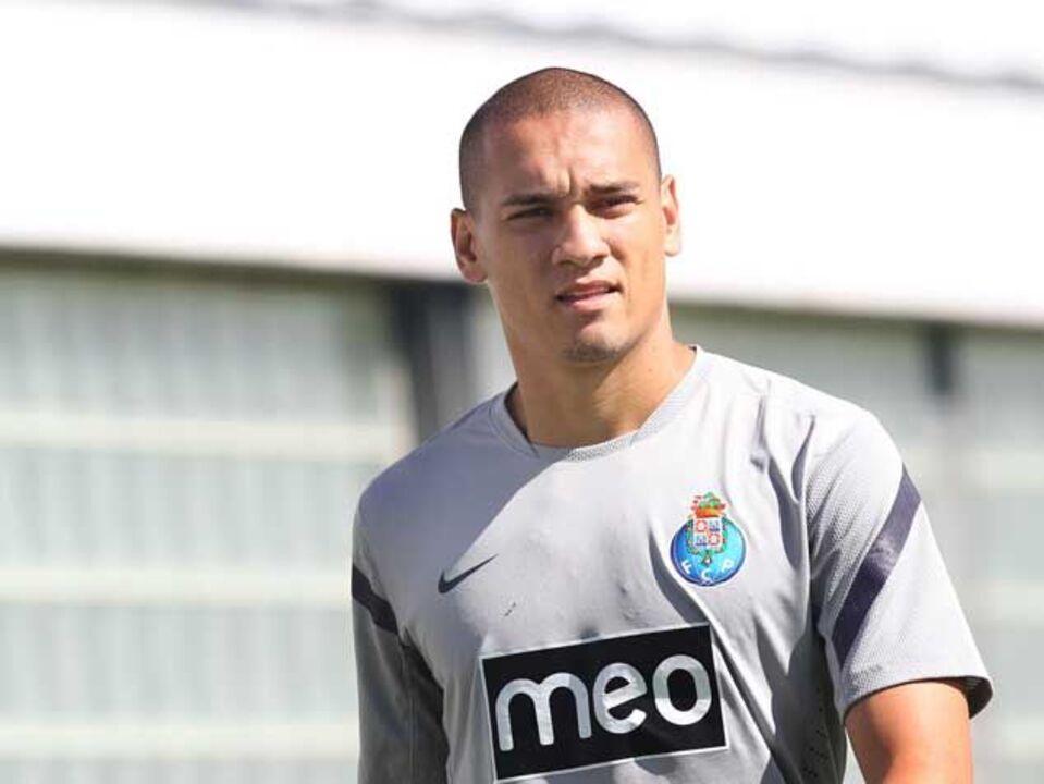 Maicon: «Podemos fazer uma época ainda melhor» 