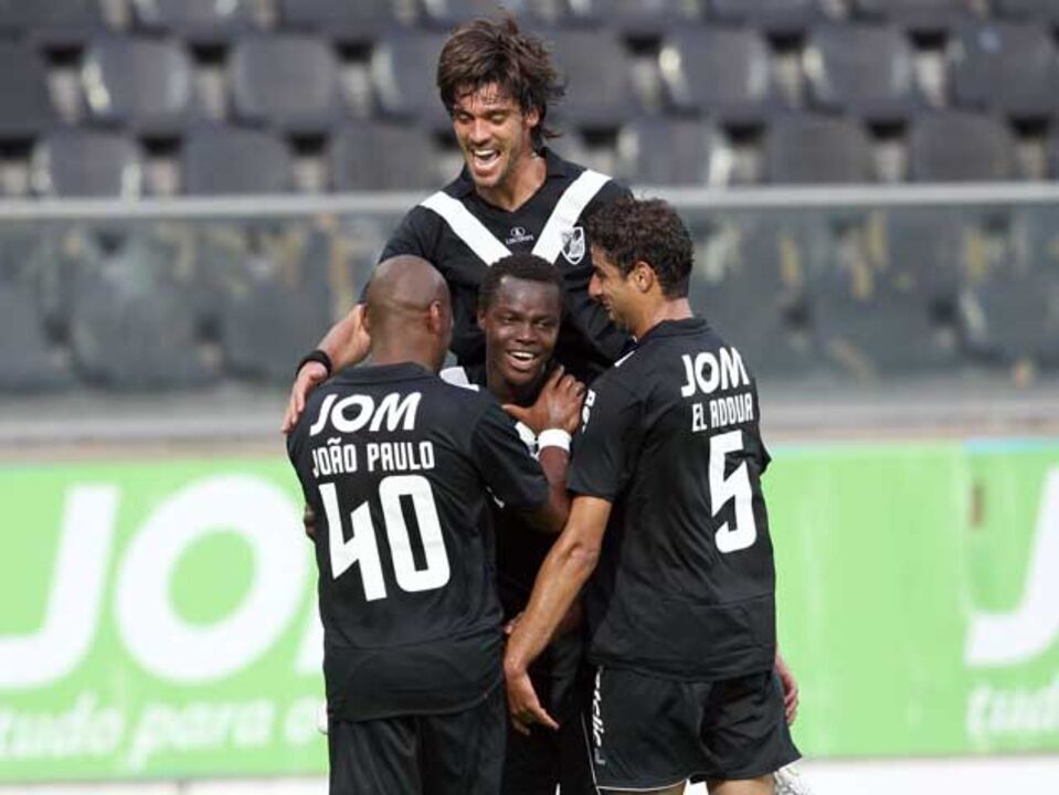 Nacional e V. Guimarães bem cotados para 1.ª mão