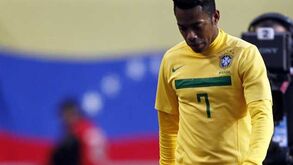 Robinho anuncia separação no Twitter
