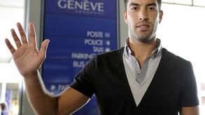 Servette oficializa Carlos Saleiro  