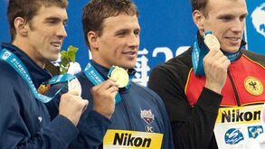 Lochte derrota Phelps nos 200 metros livres