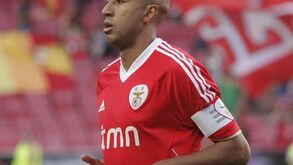 PSG já desistiu de Luisão e Corinthians não avança