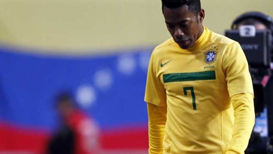 Robinho anuncia separação no Twitter