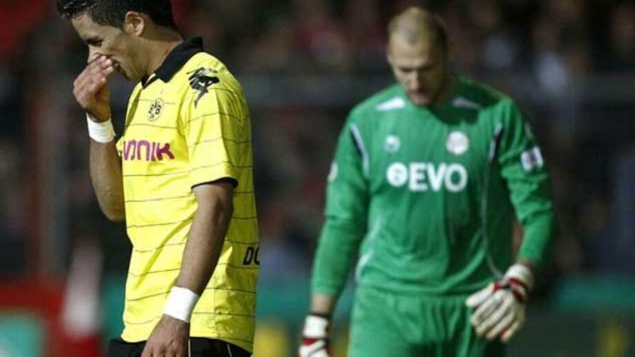 Dortmund confirma lesão de Barrios