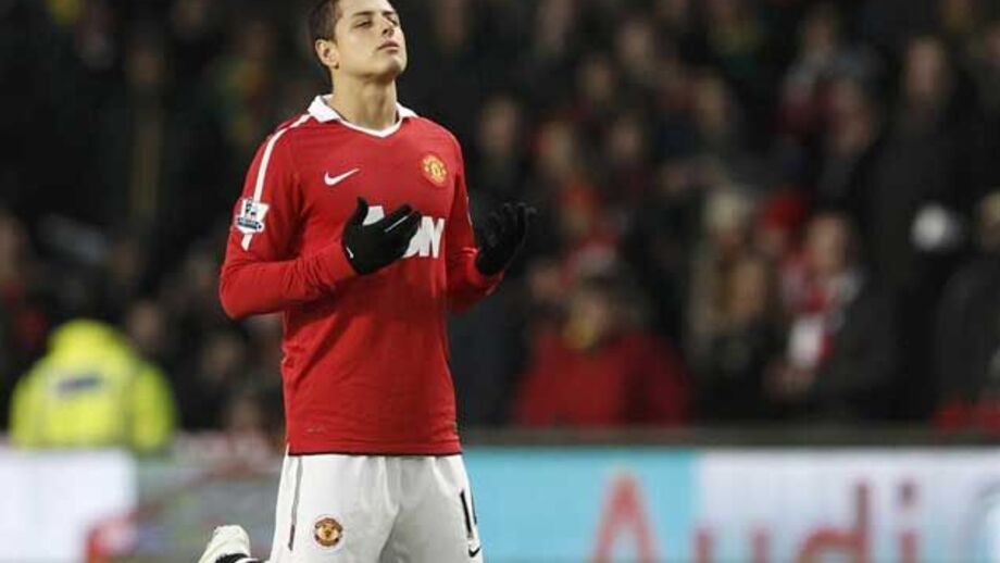Chicharito passou noite no hospital