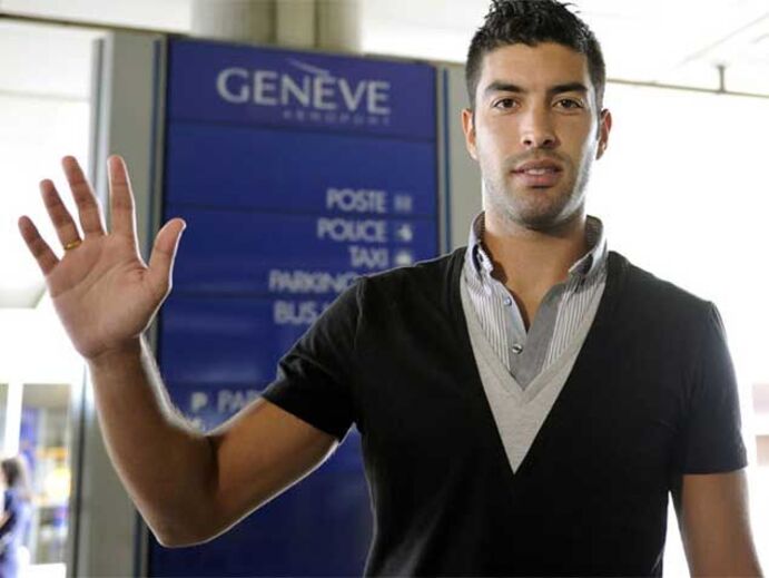 Servette oficializa Carlos Saleiro  