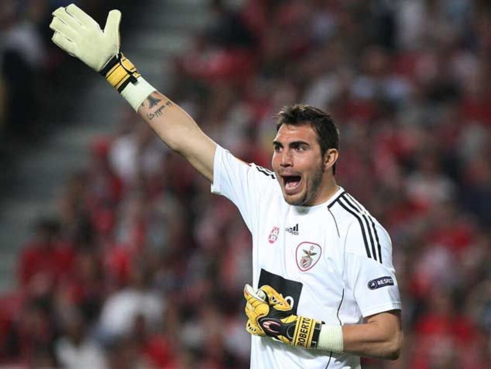 Dois contratos na transferência de Roberto