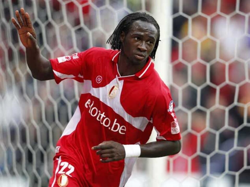 Rui Costa tentou Mangala