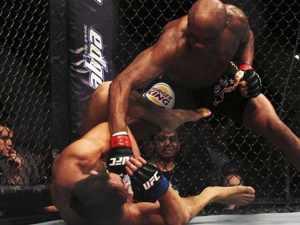 UFC: Ronaldo vibra com vitória de Anderson Silva
