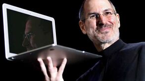 Steve Jobs demite-se da Apple