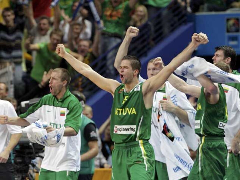 Lituânia vence Sérvia (100-90)