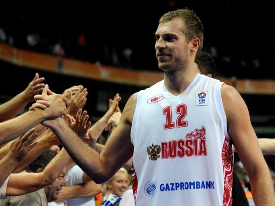 Rússia bate Macedónia no último segundo