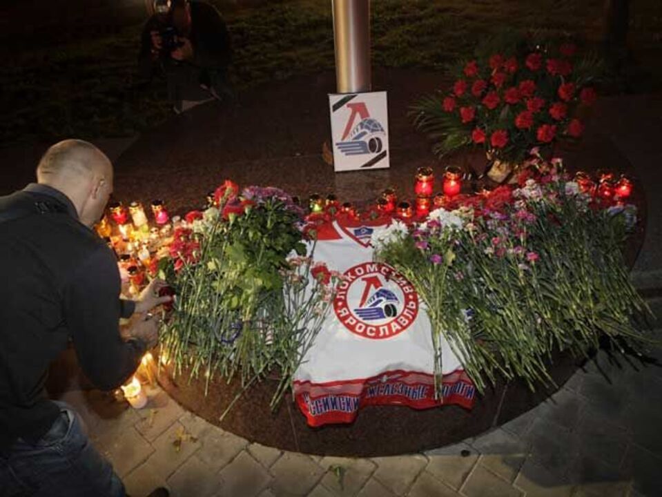 KHL começou com tragédia do Lokomotiv na memória