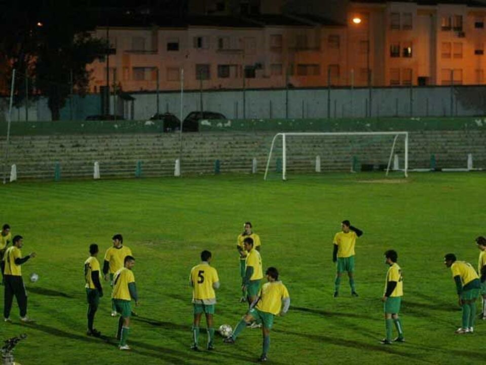 Lusitano de Évora suspende futebol sénior