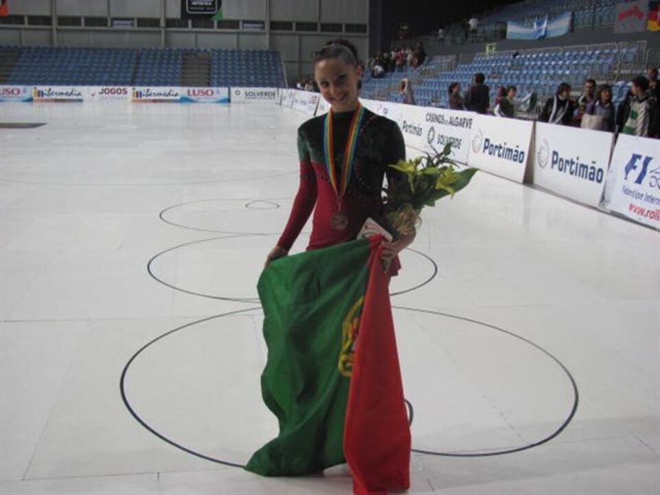 Patinagem Artística: Carolina Andrade conquista bronze