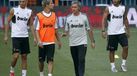 Mourinho elogia polivalência de Coentrão