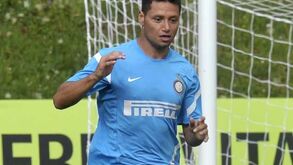 Inter cria cláusula de assistências para Zárate