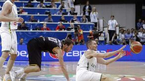 Lituânia carimba apuramento