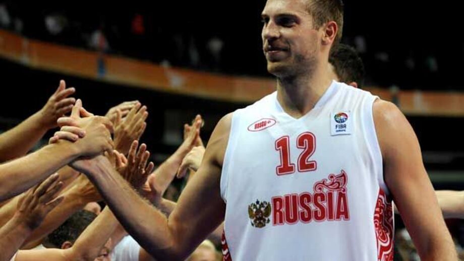 Rússia bate Macedónia no último segundo