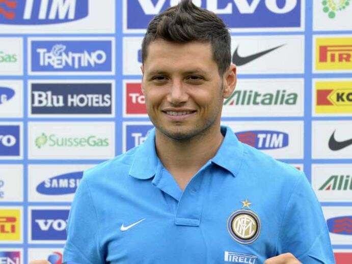 Inter de Milão cria cláusula de assistências para Zárate