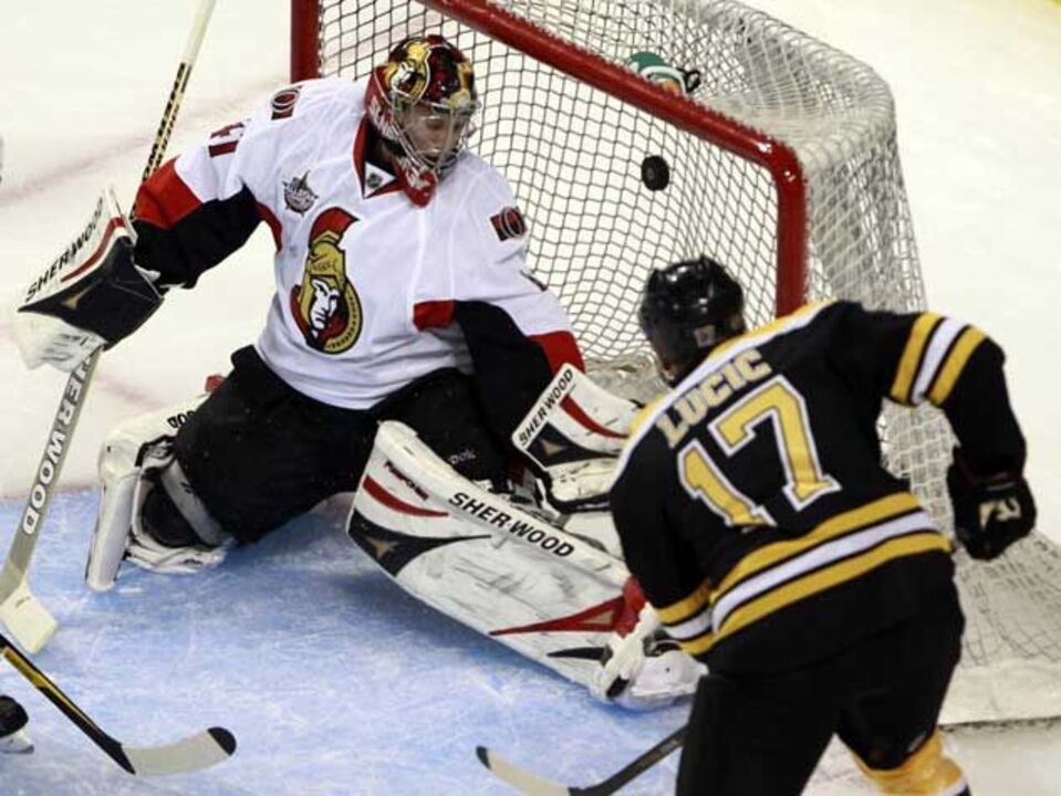 NHL: Campeões arrancam com derrota