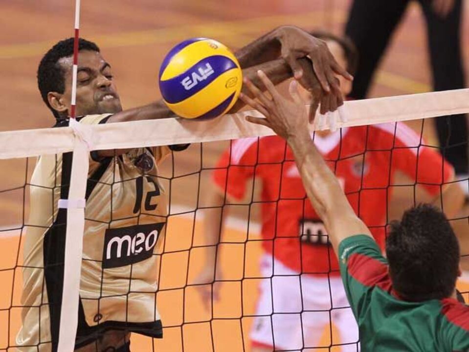 Benfica entra a ganhar no campeonato