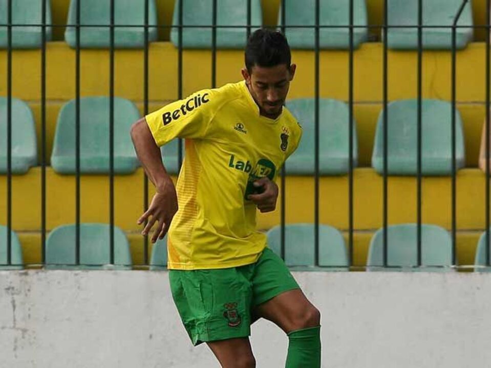 Marcelo Tchê reforça defesa para o Dragão