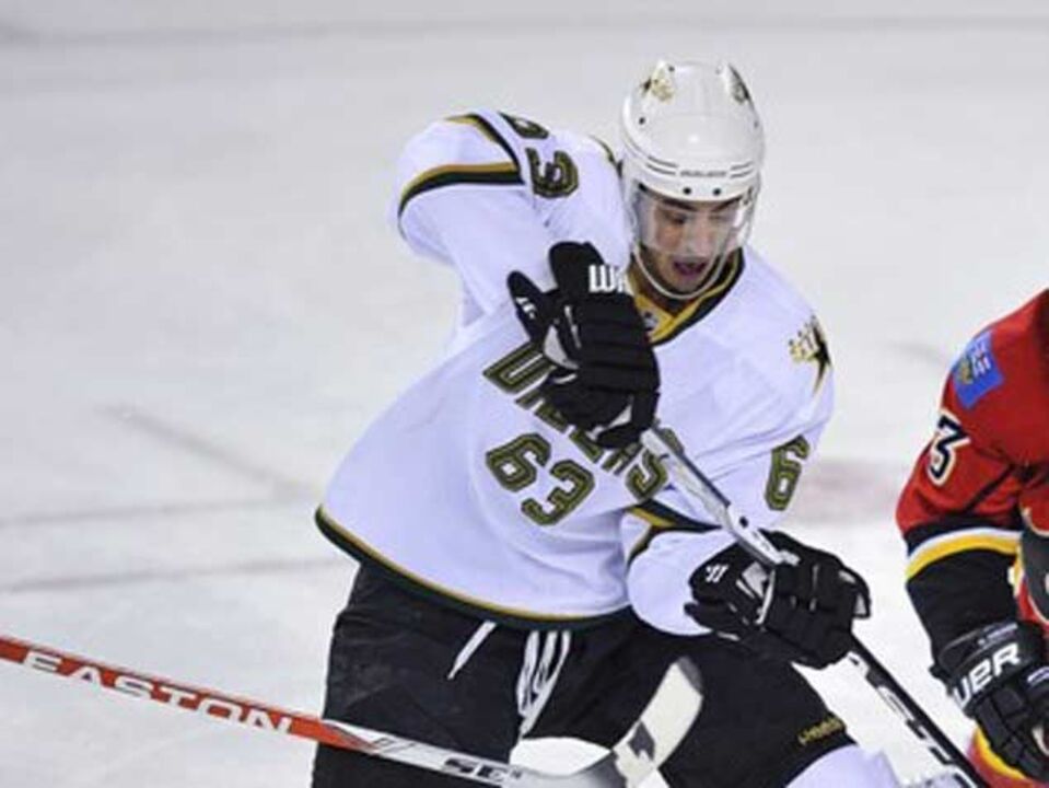 NHL: Mike Ribeiro triunfa em jogo eletrizante