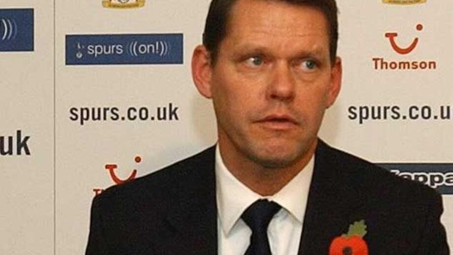 Arnesen assume comando técnico do Hamburgo
