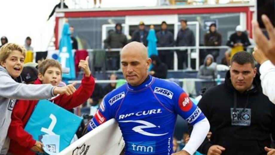 Rip Curl Pro: Kelly Slater voa para os "quartos"