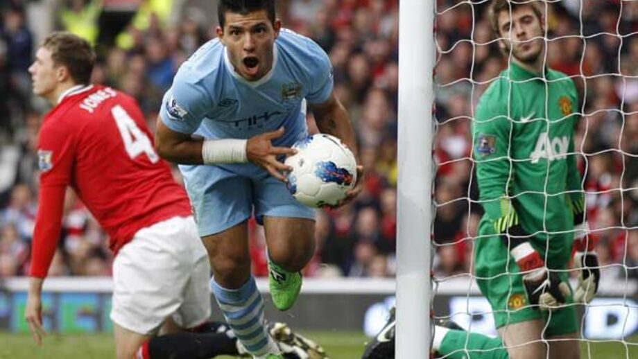 Goleada em Old Trafford coloca Man. City no topo