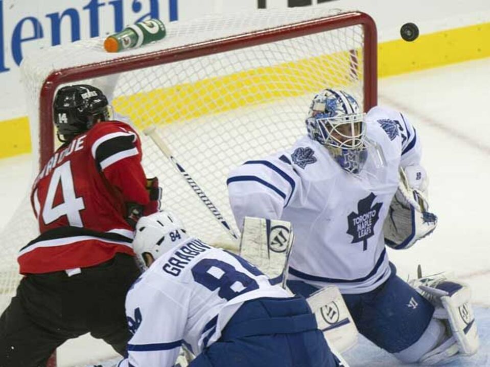 NHL: Forasteiros fazem o pleno