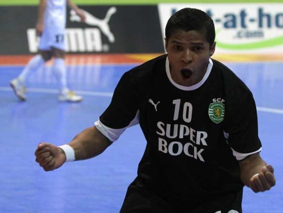 UEFA Futsal Cup: Sporting supera Gyori ETO