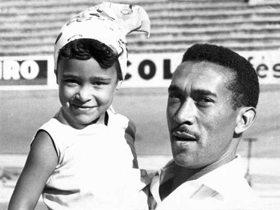 Filha de Osvaldo Silva lança livro
