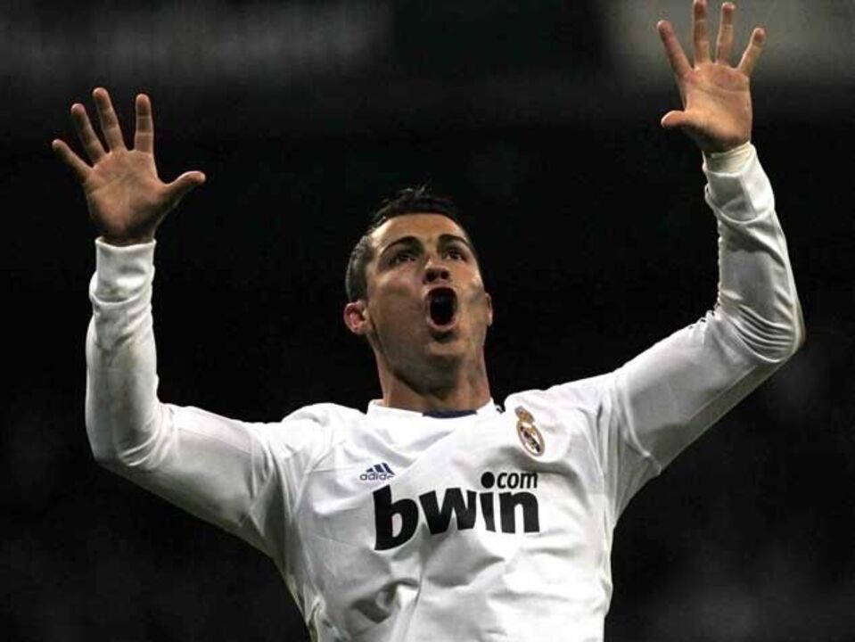 Ronaldo comanda armada merengue em Valencia
