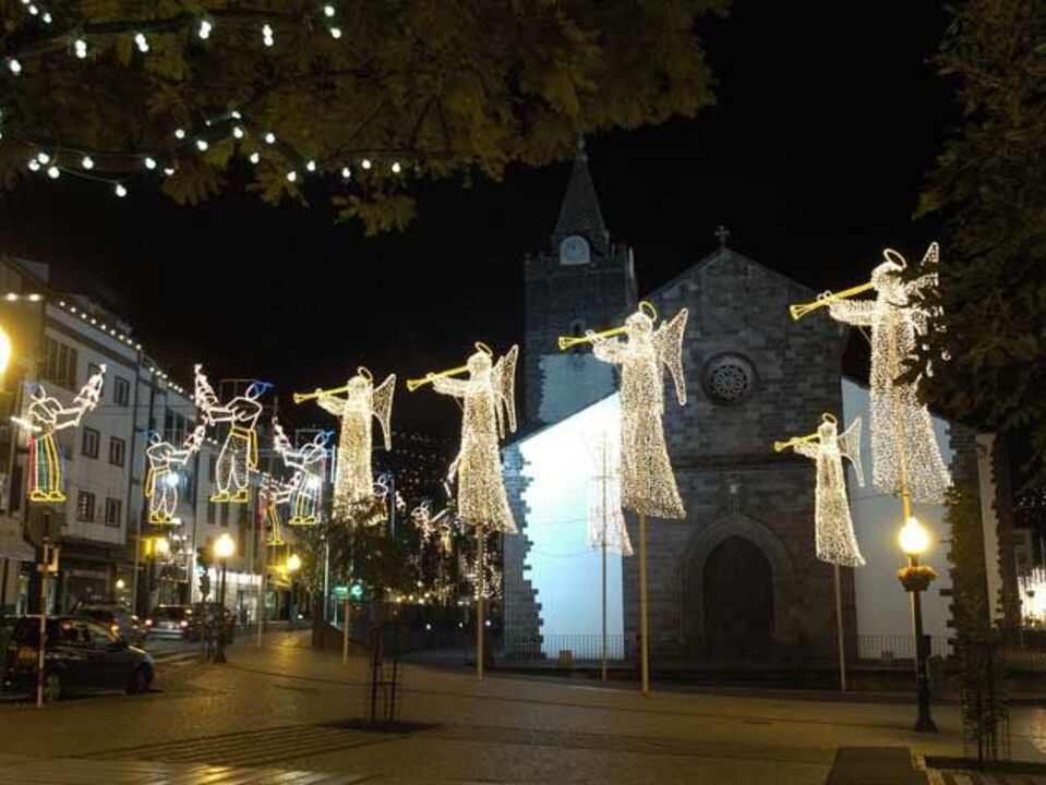 Câmaras cortam nas luzes de Natal