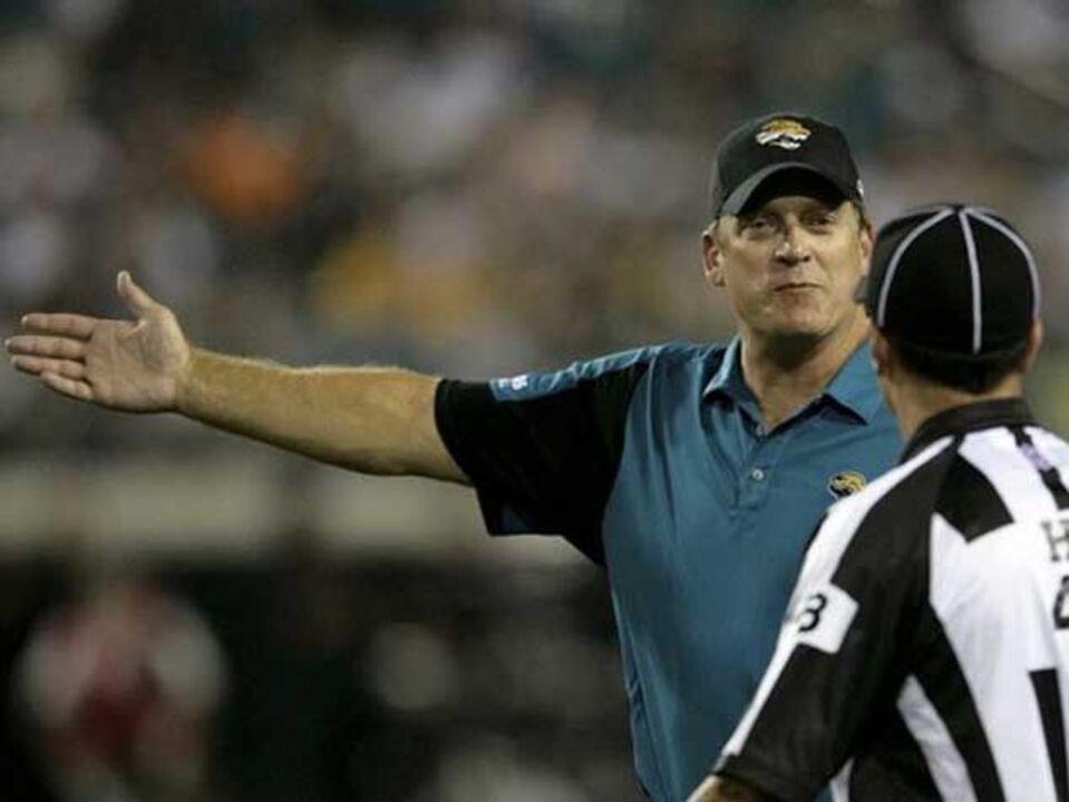 Jaguars despedem treinador Del Rio