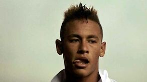 Neymar descartado após renovação