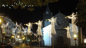 Câmaras cortam nas luzes de Natal