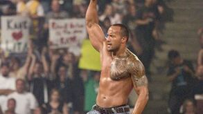 Wrestling: The Rock regressa em grande forma