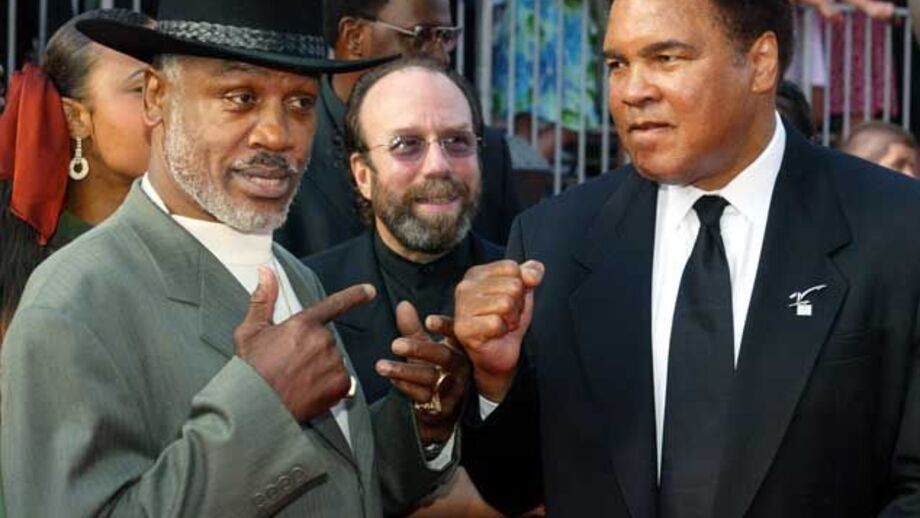 Campeões de boxe lamentam morte de Frazier