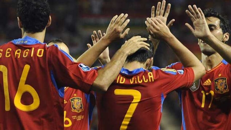 Espanha e Inglaterra em duelo escaldante
